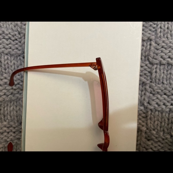 Cleo Nicci Cat-Eyes 90s Sunglasses In Dark Red - Picture 3 of 9